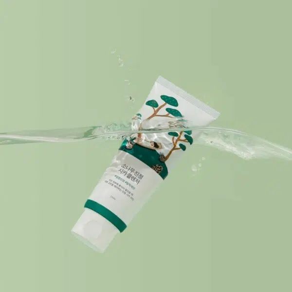 Pine Calming Cica Cleanser Очищувальна пінка з екстрактом голок сосни Round lab 150ml 03151 фото