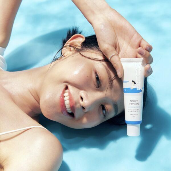 Birch Juice Moisturizing Sunscreen Сонцезахисний крем SPF50 PA++++ з березовим соком Round lab 50ml 02657 фото